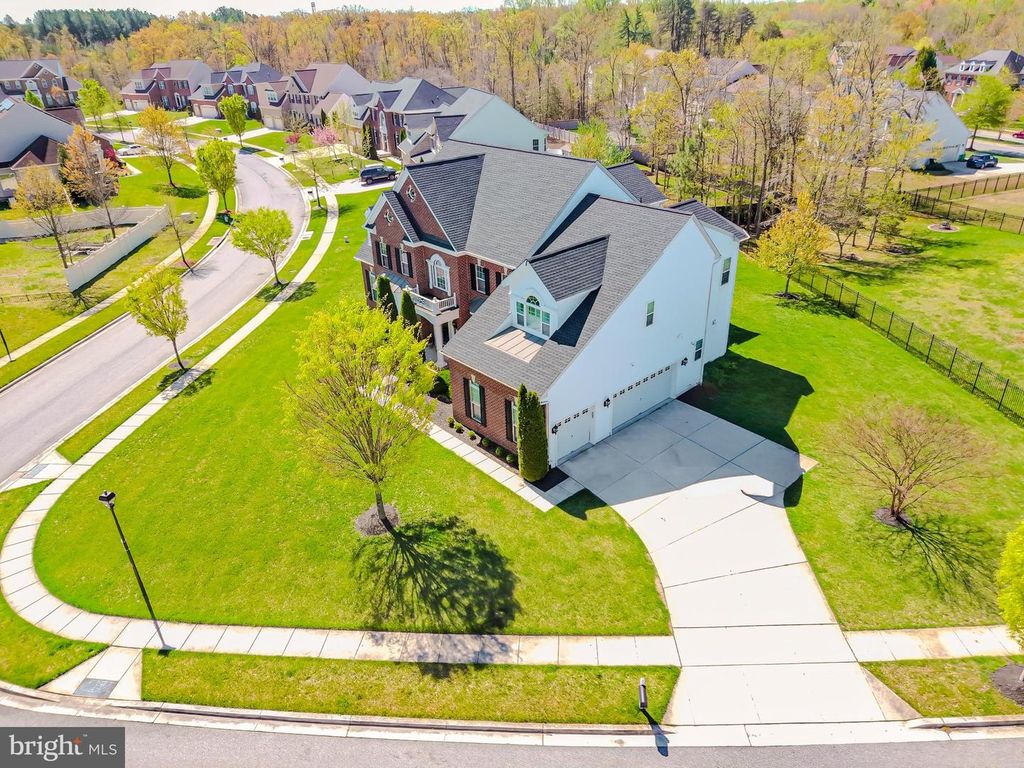 Image 8 of property listing at 6609 CHATHAM PARK DR, Brandywine, MD 20613