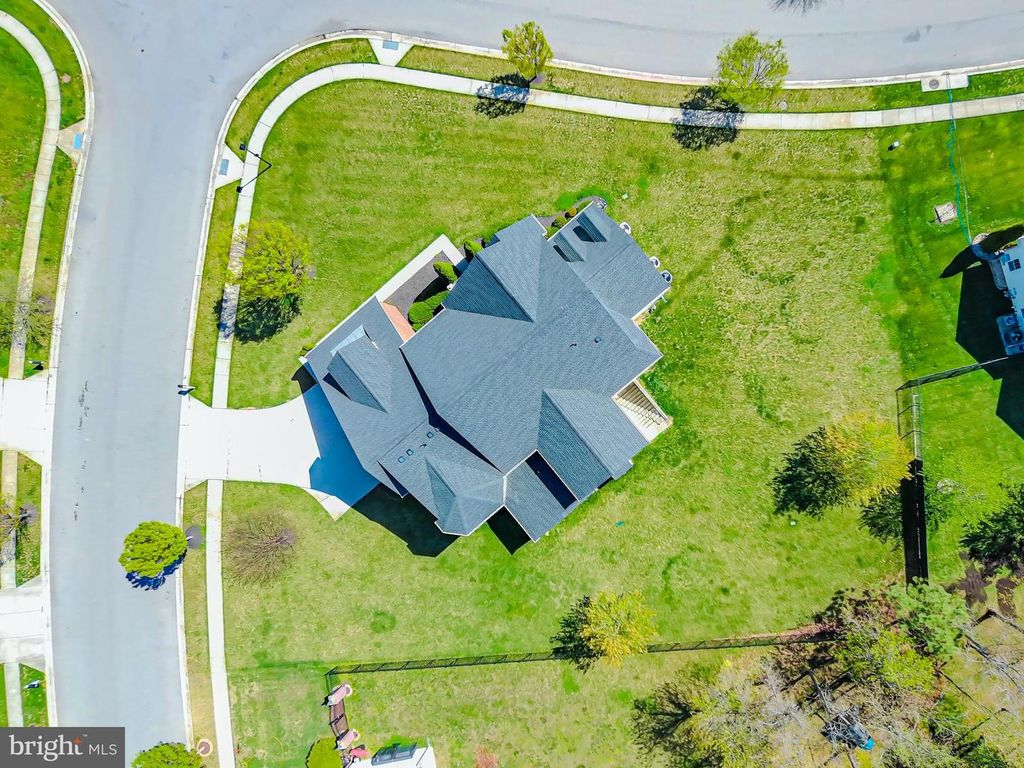 Image 9 of property listing at 6609 CHATHAM PARK DR, Brandywine, MD 20613