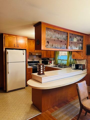 20 Faulkner St, Westport, MA 02790