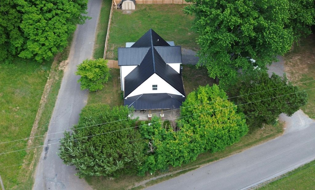 2544 W Valley Road, Dunlap, TN 37327
