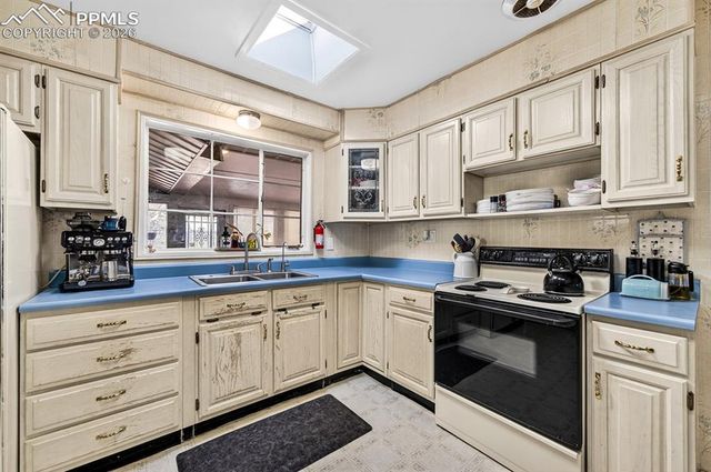 433 Ponderosa Drive, Colorado Springs, CO 80911