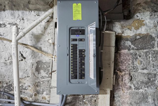 648 N High Street, Hillsboro, OH 45133