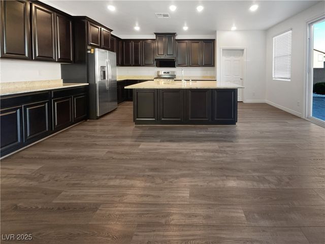 10152 Tenaya Meadows Street, Las Vegas, NV 89178