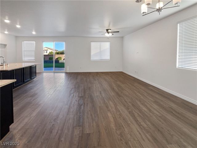 10152 Tenaya Meadows Street, Las Vegas, NV 89178