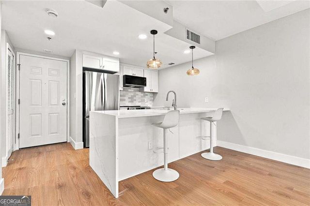 3481 Lakeside Drive NE 1905, Atlanta, GA 30326