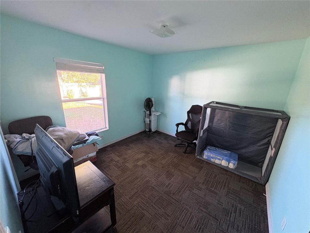 Image 4 of property listing at 5230 CHERRY AVENUE, Seffner, FL 33584