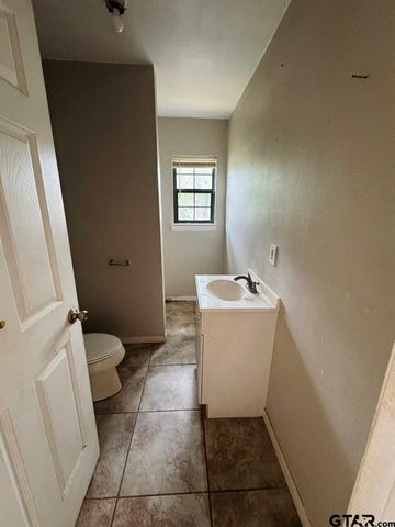 322 E Martin Luther King Jr Blvd, Tyler, TX 75702