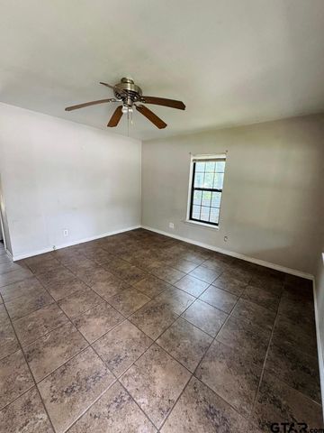 322 E Martin Luther King Jr Blvd, Tyler, TX 75702