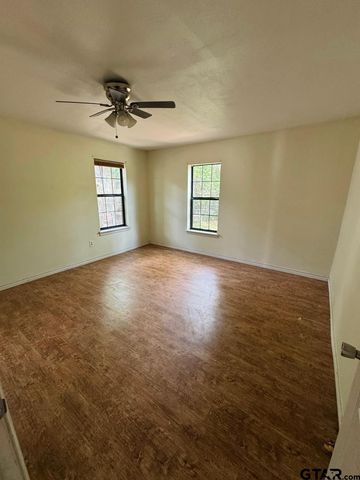 322 E Martin Luther King Jr Blvd, Tyler, TX 75702