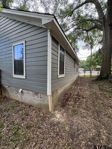 322 E Martin Luther King Jr Blvd, Tyler, TX 75702