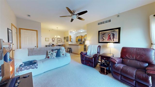 10335 Norfolk Drive 8, Johnston, IA 50131