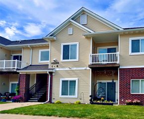10335 Norfolk Drive 8, Johnston, IA 50131
