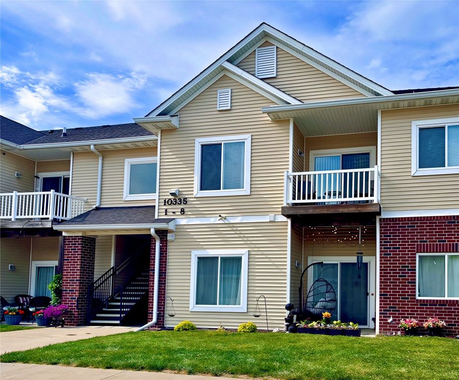 10335 Norfolk Drive 8, Johnston, IA 50131