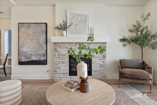 3535 E Warm Springs Ave, Boise, ID 83716