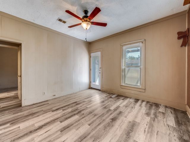 609 E Monterey Street, Denison, TX 75021