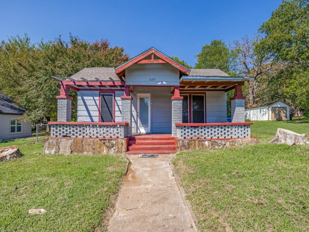 609 E Monterey Street, Denison, TX 75021