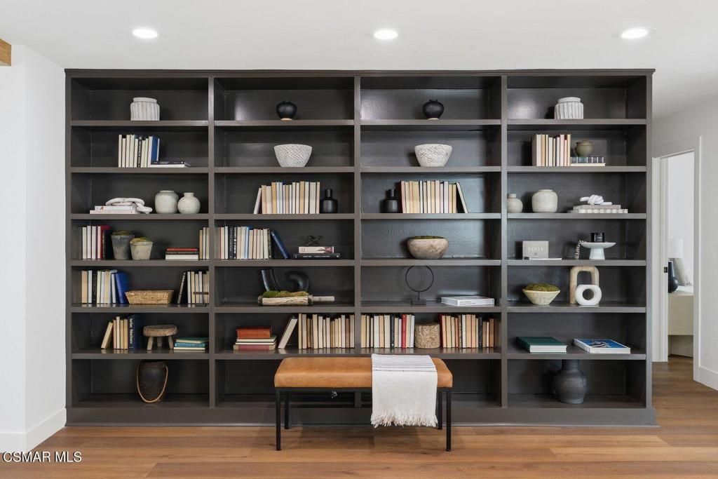 Image 11 of property listing at 6655 Lederer Avenue, West Hills, CA 91307