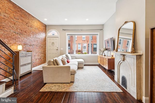 858 E THOMPSON ST, Philadelphia, PA 19125