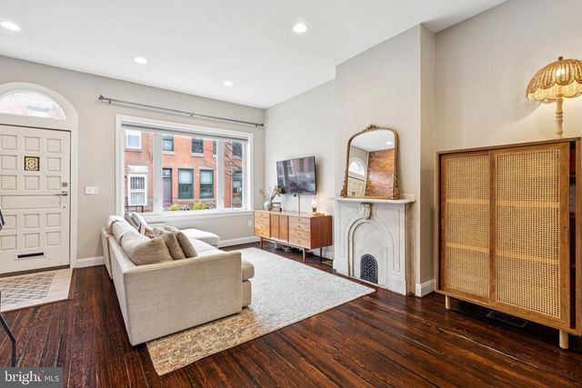 858 E THOMPSON ST, Philadelphia, PA 19125