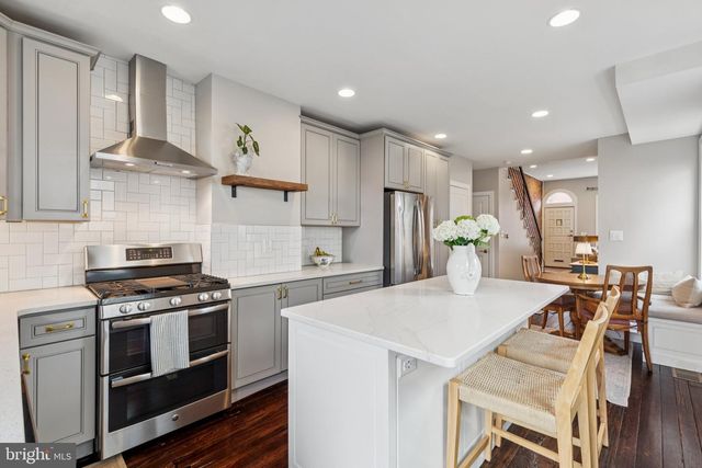 858 E THOMPSON ST, Philadelphia, PA 19125