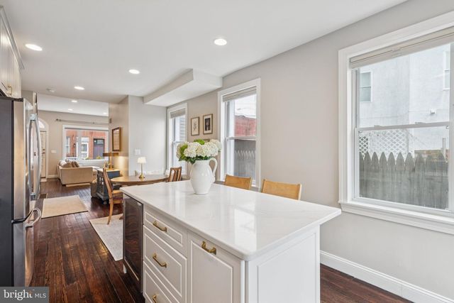 858 E THOMPSON ST, Philadelphia, PA 19125