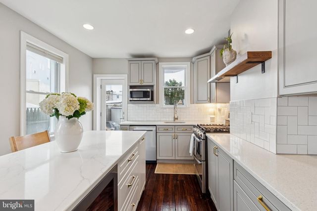 858 E THOMPSON ST, Philadelphia, PA 19125