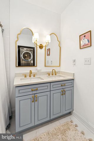 858 E THOMPSON ST, Philadelphia, PA 19125