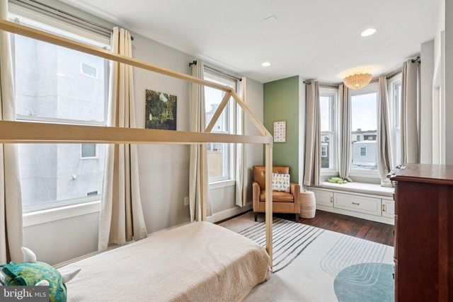 858 E THOMPSON ST, Philadelphia, PA 19125