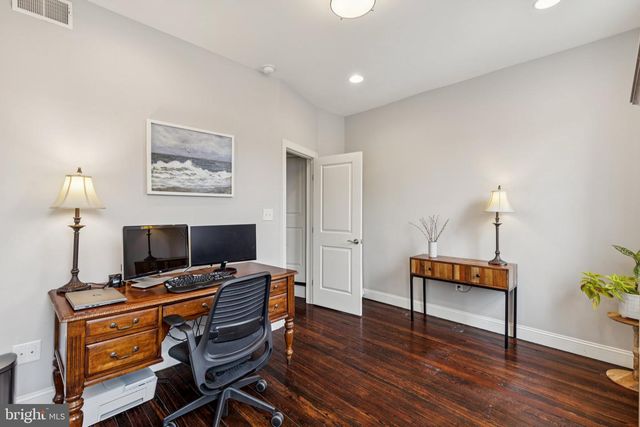 858 E THOMPSON ST, Philadelphia, PA 19125