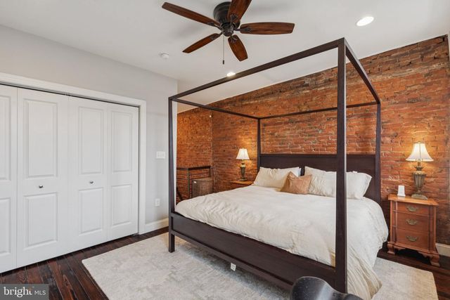 858 E THOMPSON ST, Philadelphia, PA 19125