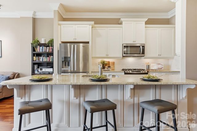 626 Queens Road 102, Charlotte, NC 28207