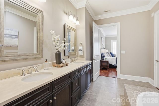 626 Queens Road 102, Charlotte, NC 28207