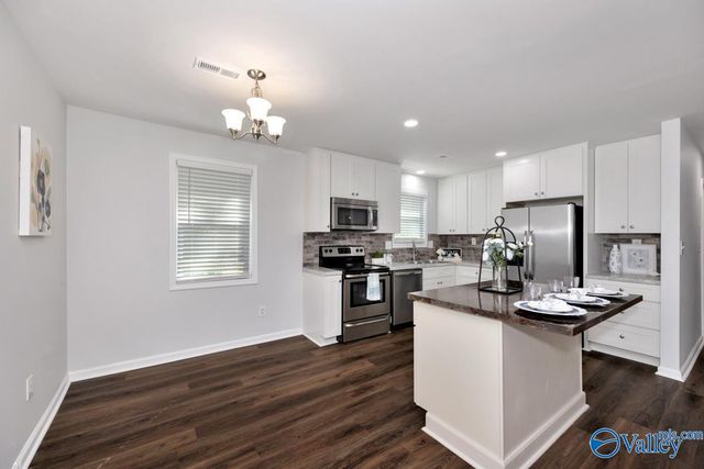 3908 W Oak Way, Huntsville, AL 35805
