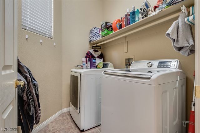 6916 Gothic Marigold Street, Las Vegas, NV 89149