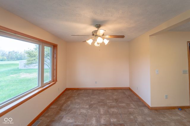 7041 W Glendale Lane, Greenfield, IN 46140