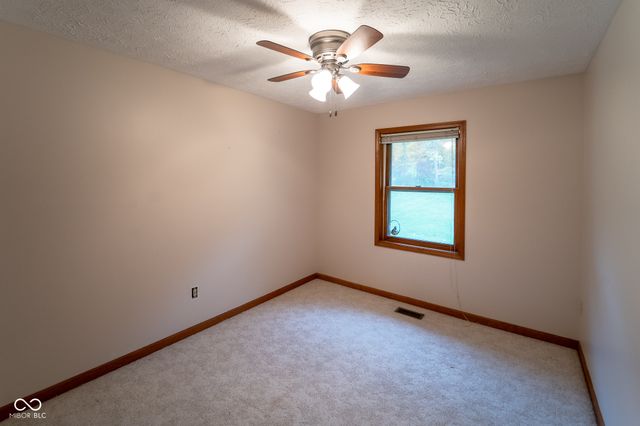 7041 W Glendale Lane, Greenfield, IN 46140