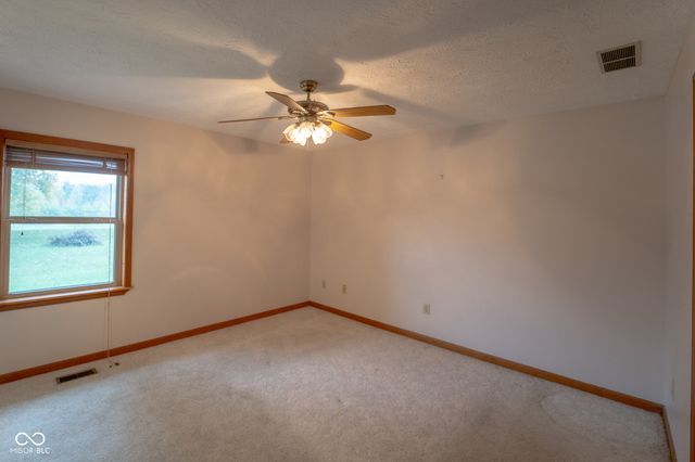 7041 W Glendale Lane, Greenfield, IN 46140