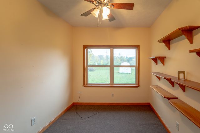 7041 W Glendale Lane, Greenfield, IN 46140