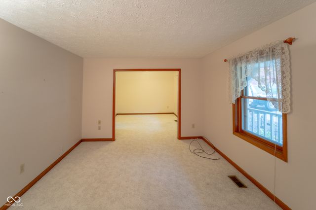 7041 W Glendale Lane, Greenfield, IN 46140