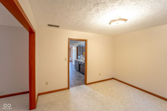 7041 W Glendale Lane, Greenfield, IN 46140