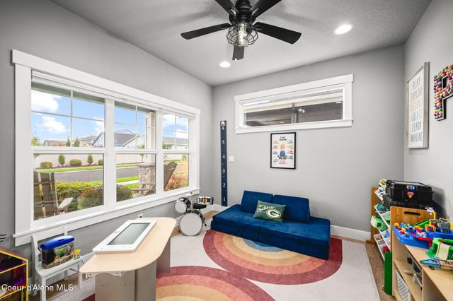 3925 N Shelburne Loop, Post Falls, ID 83854