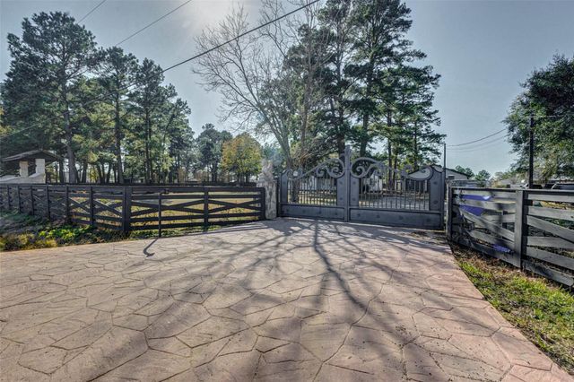 18526 Fenske Road, Cypress, TX 77433