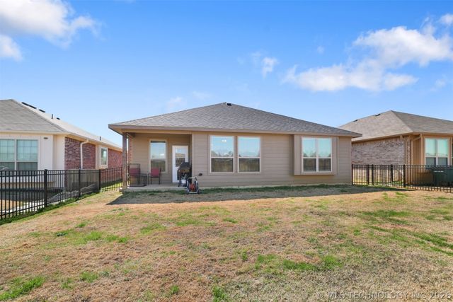 84 Tallgrass Street, Calera, OK 74730