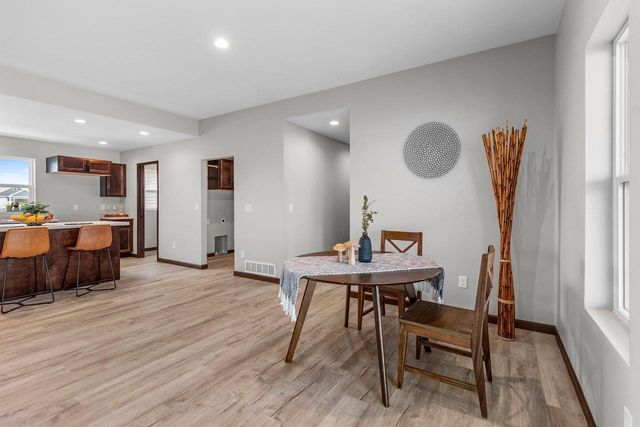 2650 LAWRENCE LANE, Neenah, WI 54956