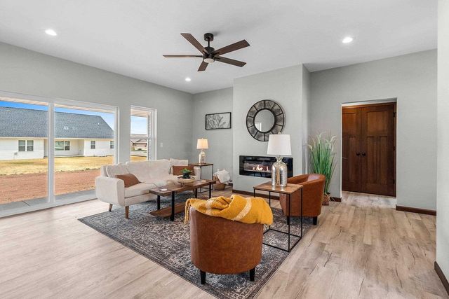 2650 LAWRENCE LANE, Neenah, WI 54956