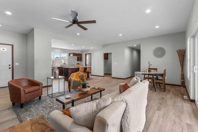 2650 LAWRENCE LANE, Neenah, WI 54956