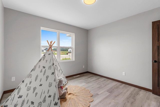2650 LAWRENCE LANE, Neenah, WI 54956