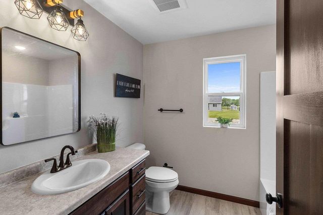 2650 LAWRENCE LANE, Neenah, WI 54956