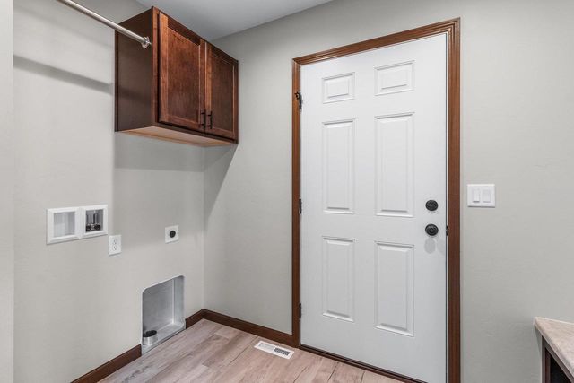 2650 LAWRENCE LANE, Neenah, WI 54956
