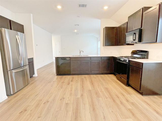109 Allegro DR, Hutto, TX 78634